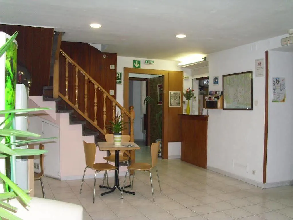 Pension Coral Barcelone 2*,